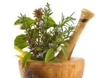 Натуральна косметика з трав: 5 кращих рослин для догляду за шкірою