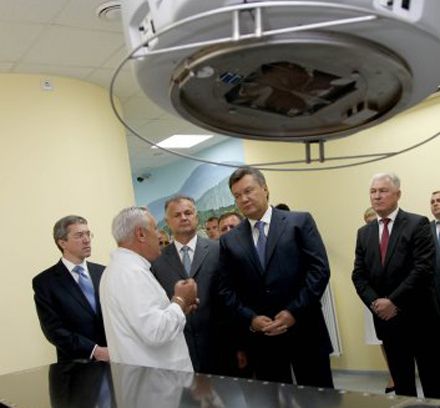 Центр лучевой терапии в Ровно открылся в рекордно короткие сроки